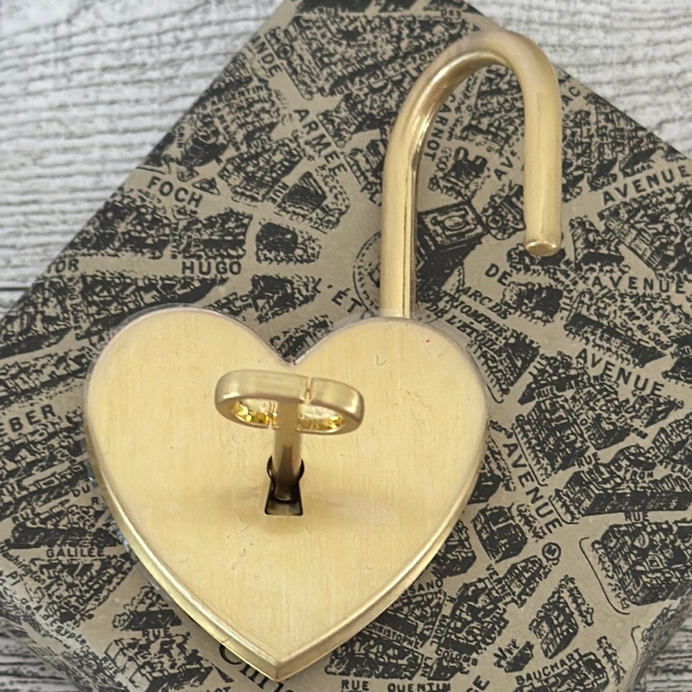 Dior Gold Heart Padlock Cadena & Key Set Includes Box & Gift Bag NEW - Picture 6 of 9